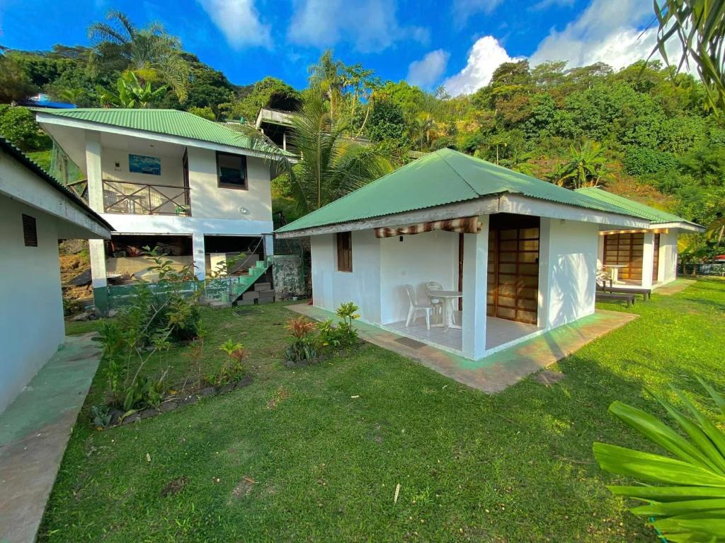 Picture of: Haapiti Surf Lodge, Haapiti – Updated  Prices